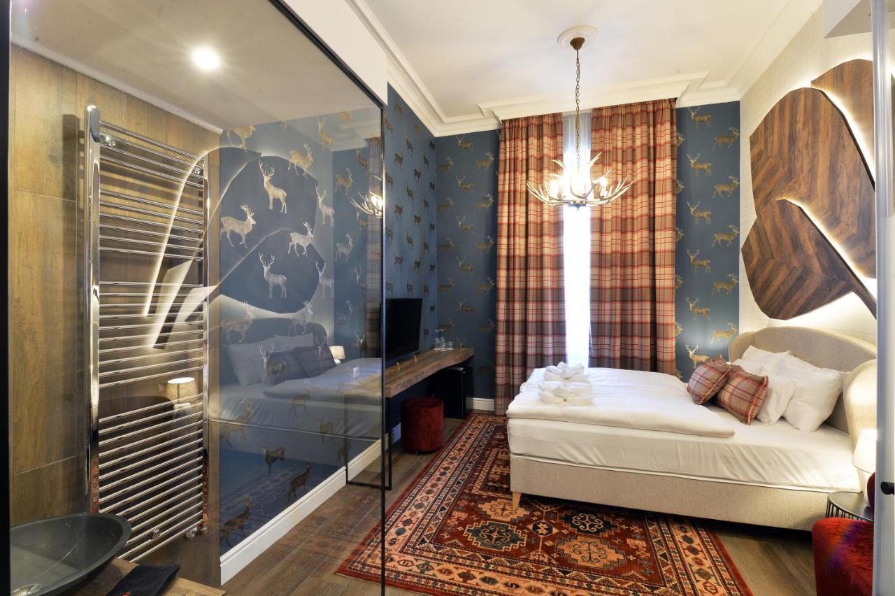 1552 Boutique Eger