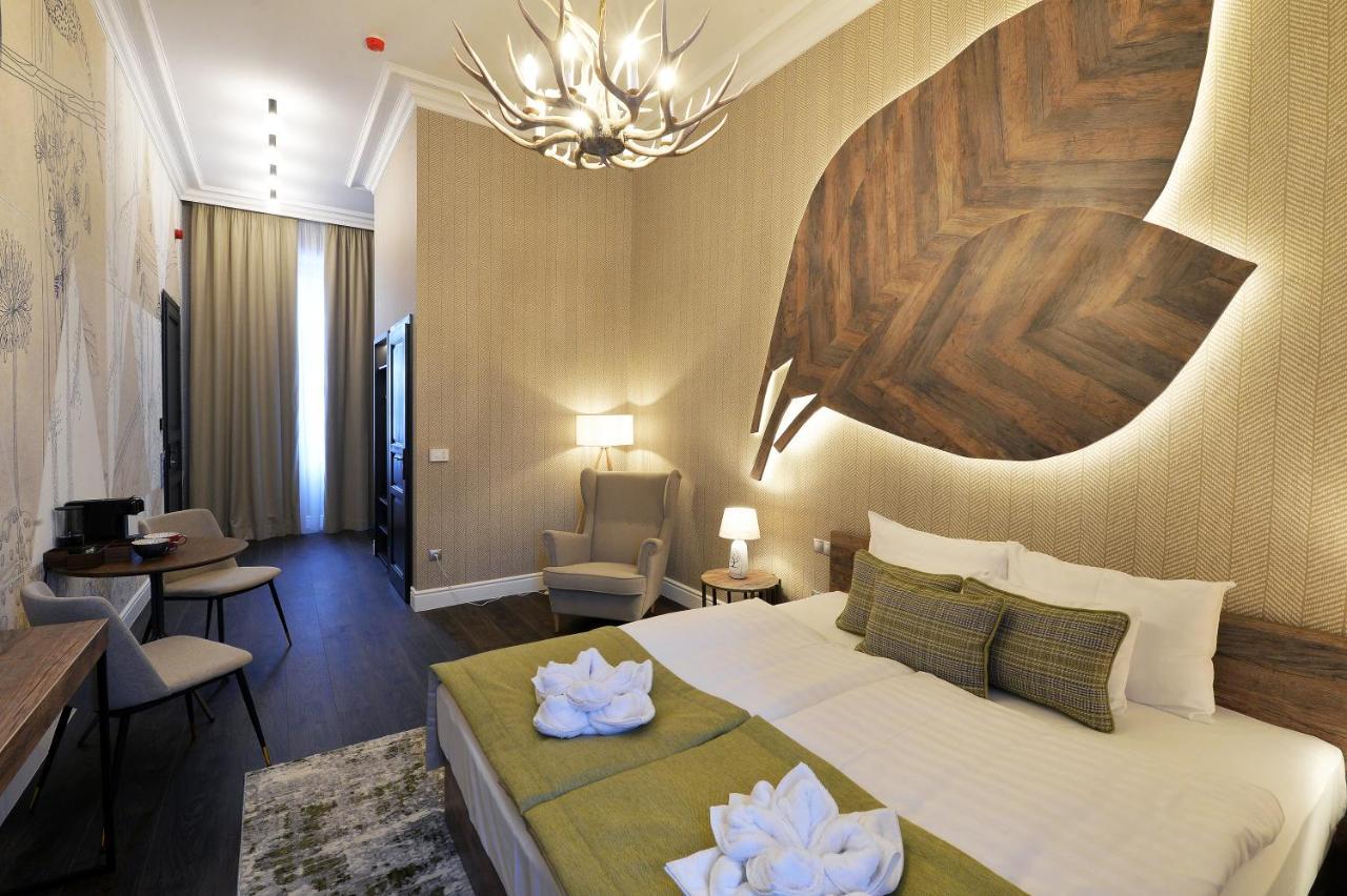 1552 Boutique Eger
